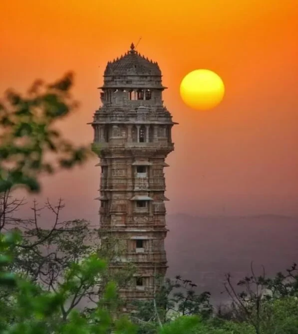 Udaipur to Chittorgarh Taxi Service