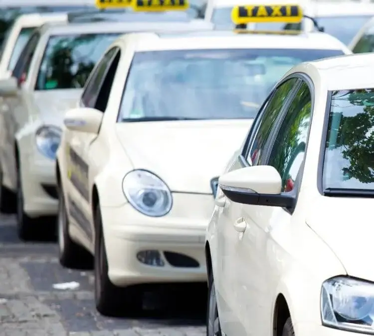 Best Online Taxi Services in Udaipur – Hire Heena Taxi for Mount Abu, Chittorgarh, Nathdwara, Kumbhalgarh & Ranakpur Trips